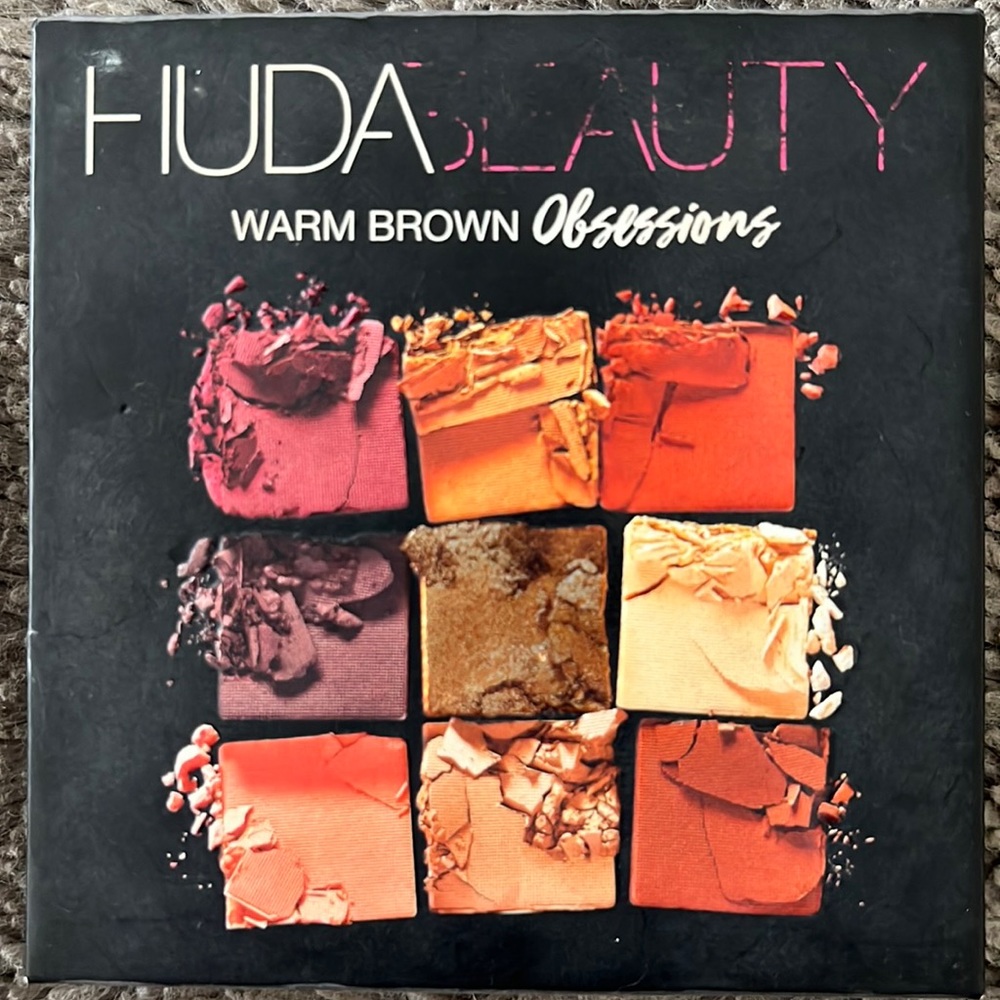 Huda beauty warm brown obsession eyeshadow palette
